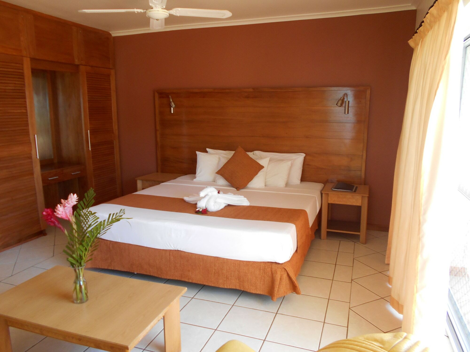Bedarra Beach Inn Korotogo Exterior photo